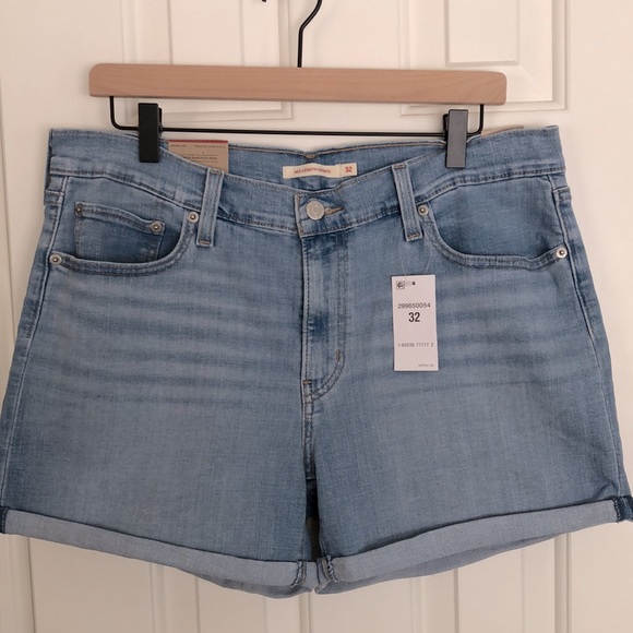 New Levis Women’s Mid-length shorts.  Size 14/W32. - Picture 7 of 16